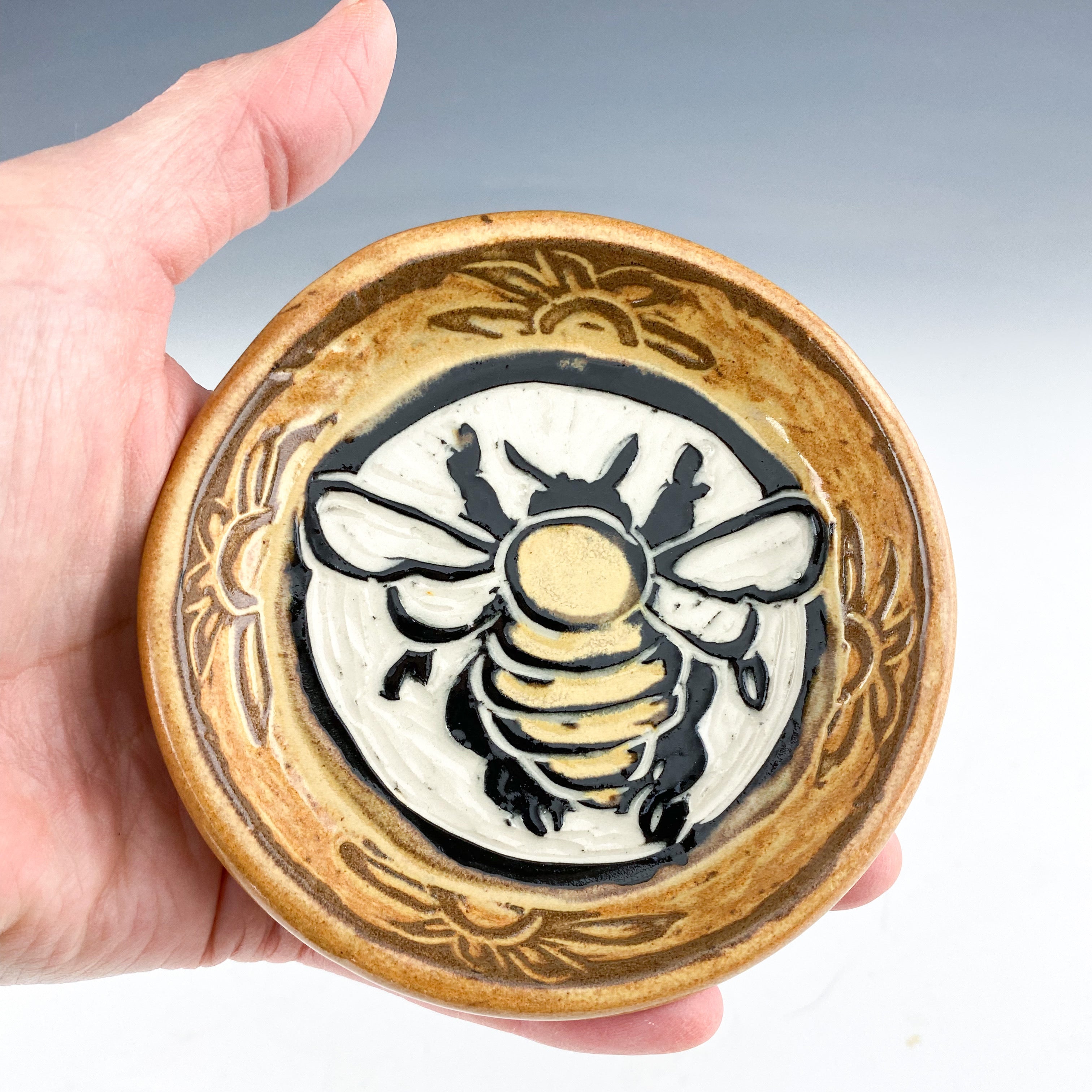 Bee Small Dish in Gold